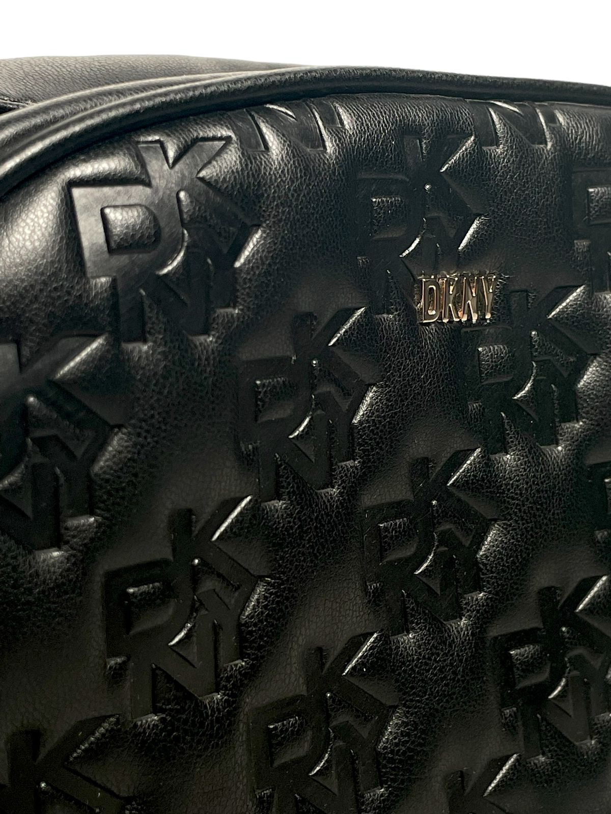 Bolsa DKNY Negra | Elegancia que nunca pasa de moda