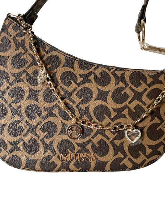 Bolso Guess Monogram Café con Cadena y Charms