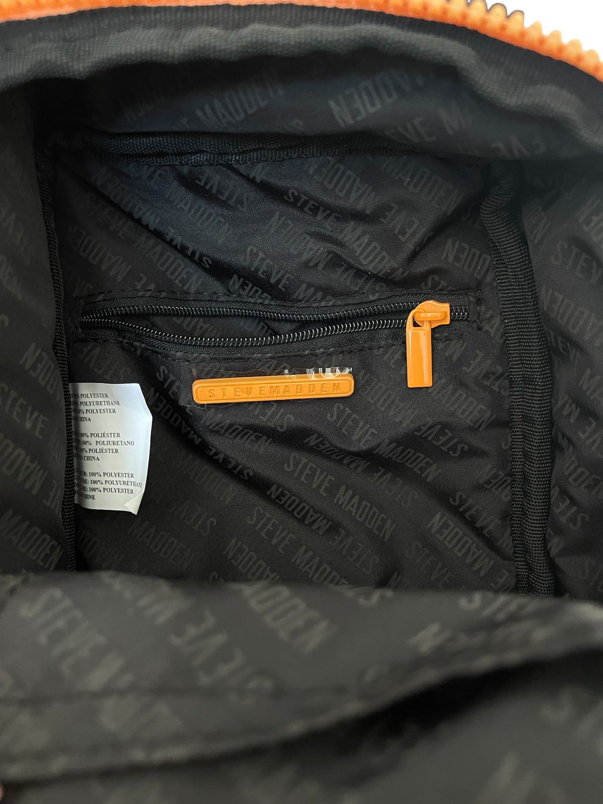 Bolsa Steve Madden Naranja con Termo – Estilo, Energía y Funcionalidad en Uno