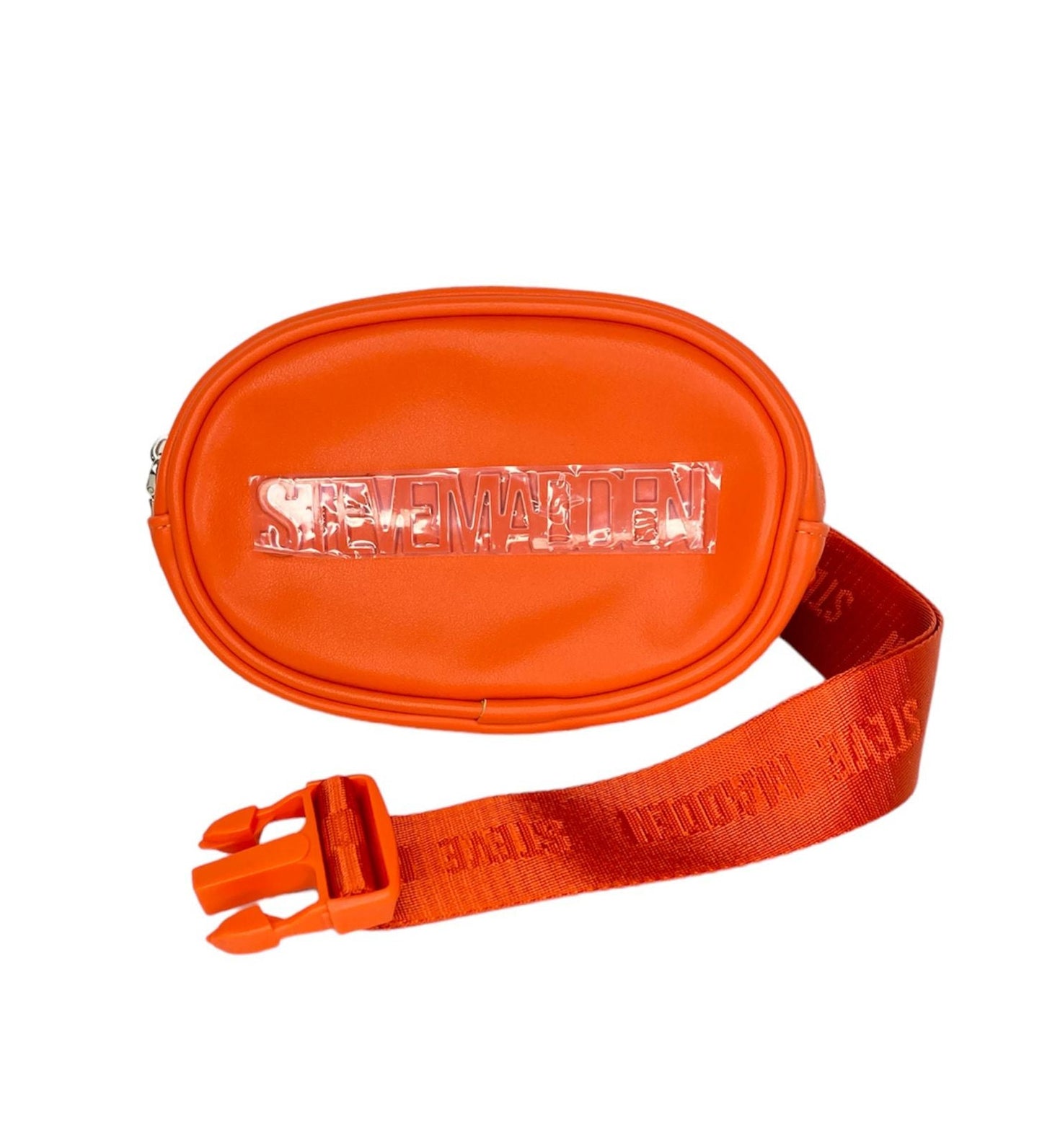 Cangurera Semi Redonda Steve Madden – Estilo urbano que se mueve contigo