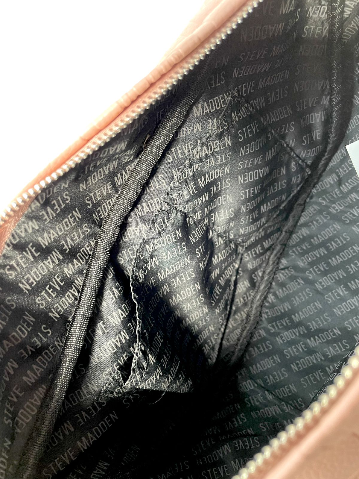 Bolsa Bandolera Steve Madden Rosa – Versatilidad, Estilo y Puro Glam