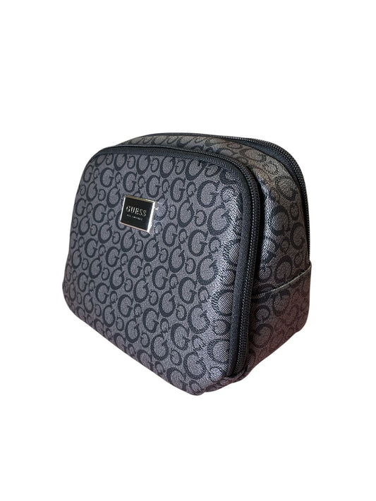 Cosmetiquera Guess – Glamour Compacto, Estilo que Te Acompaña