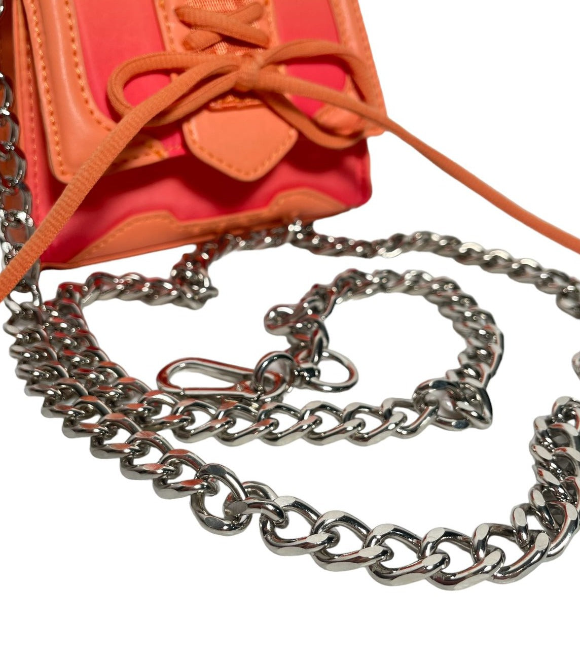 Bolsa Steve Madden Naranja – Pequeña en tamaño, gigante en estilo