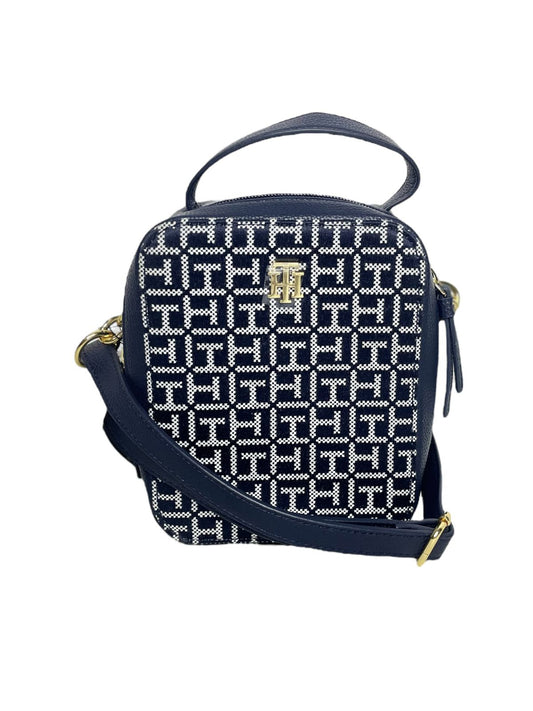 Bolsa Tommy Hilfiger – Estilo Icónico en Varios Colores