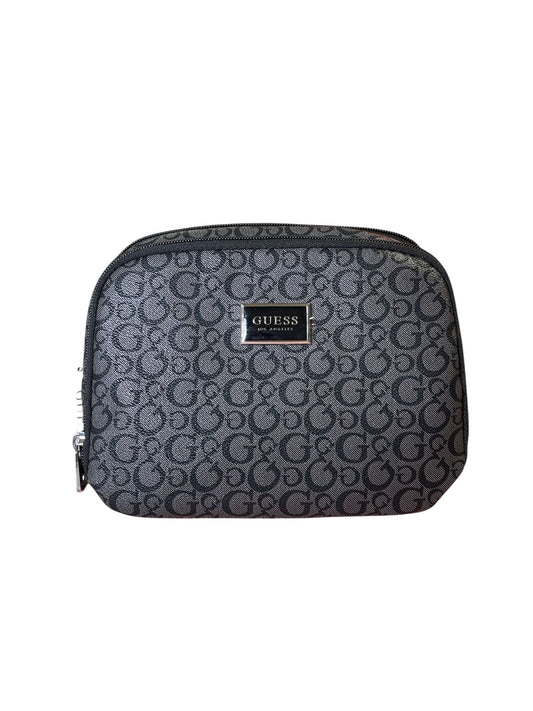 Cosmetiquera Guess – Glamour Compacto, Estilo que Te Acompaña